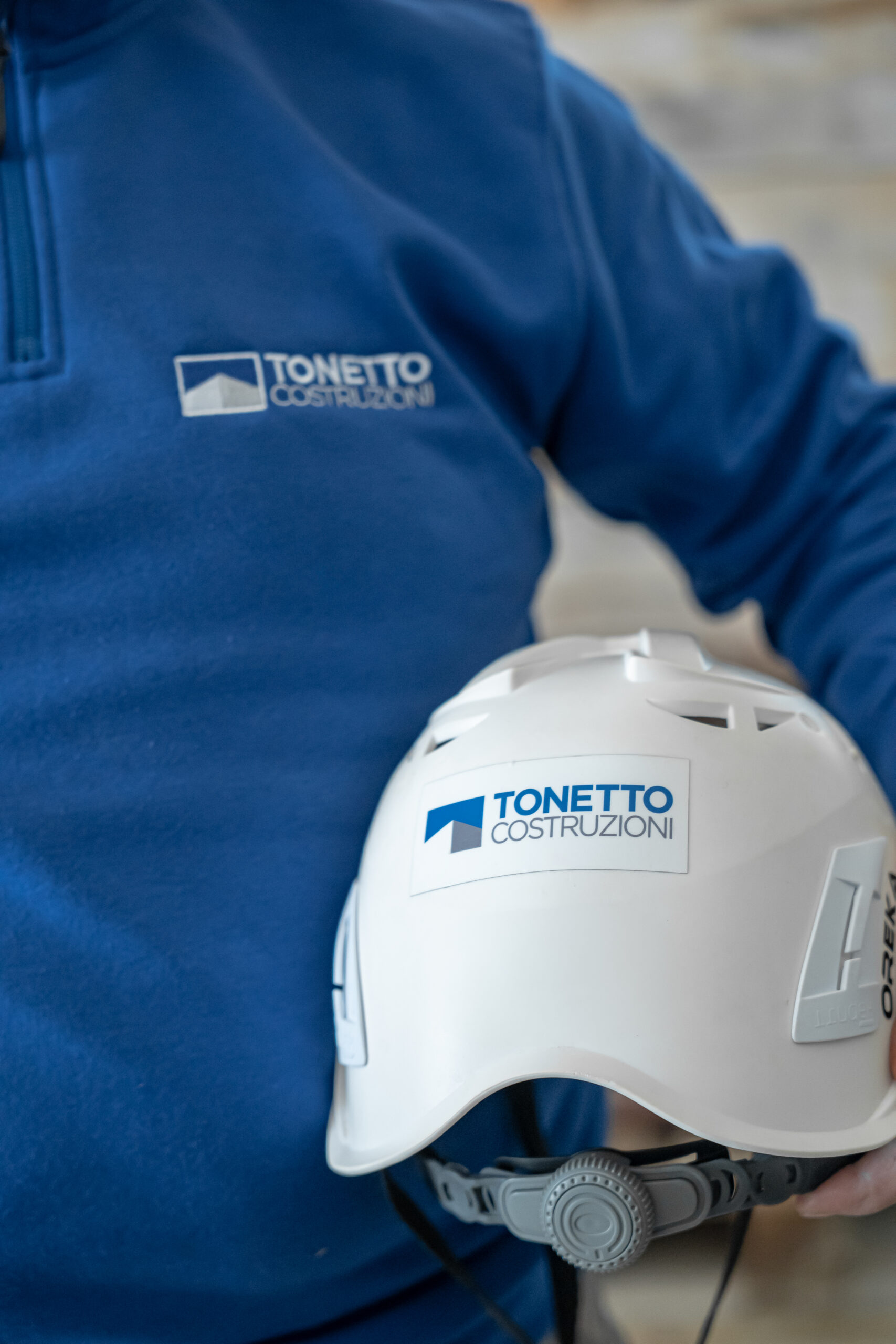 Casco protettivo per operai edili con logo Tonetto Costruzioni